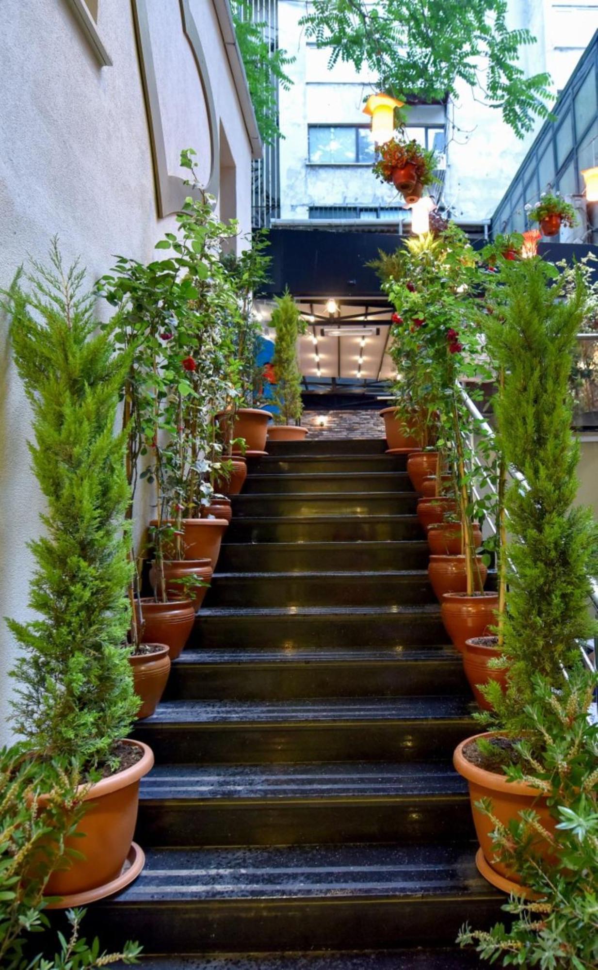 Royal Garden Suite And Hotel Istanbul Bagian luar foto