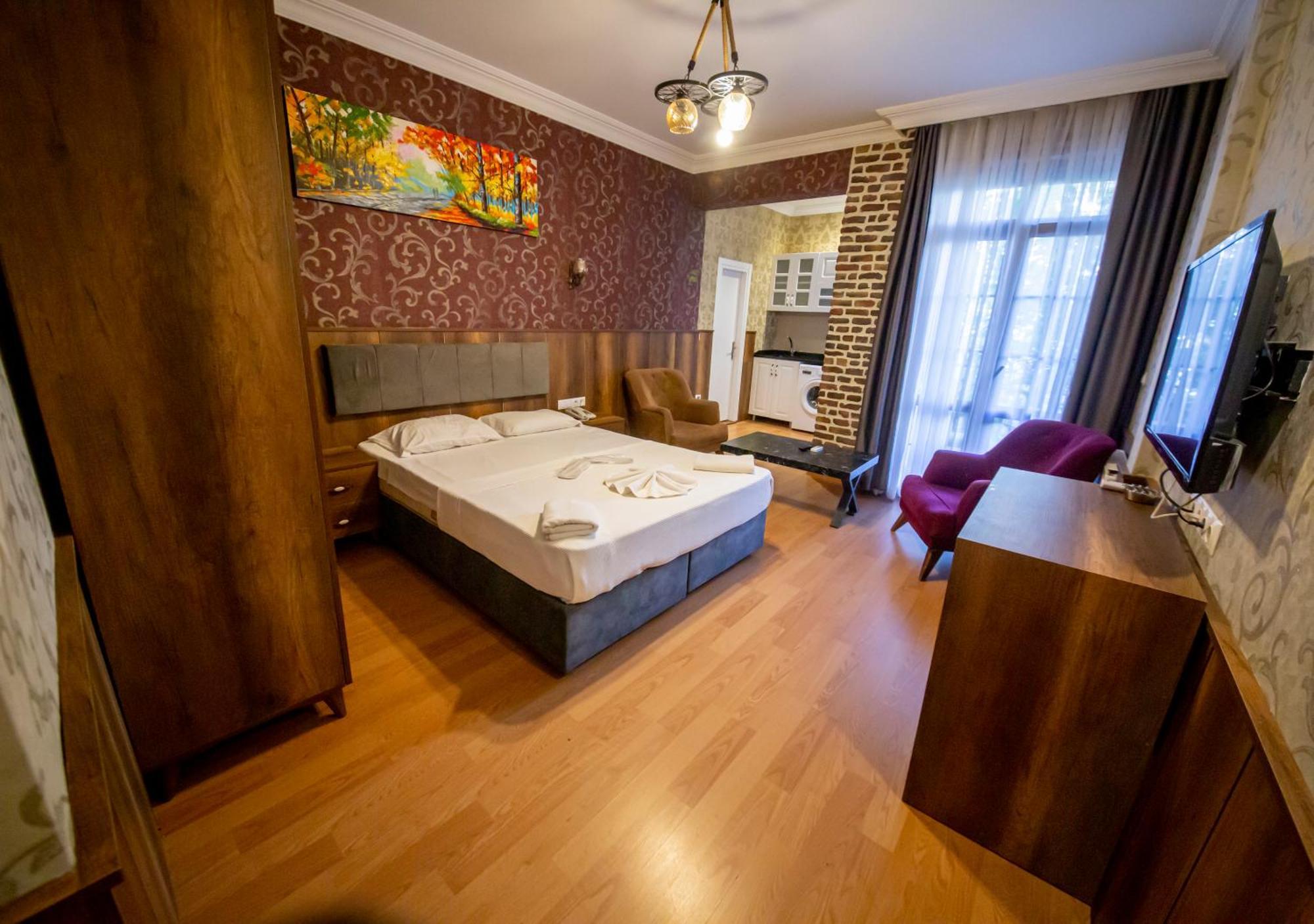 Royal Garden Suite And Hotel Istanbul Bagian luar foto