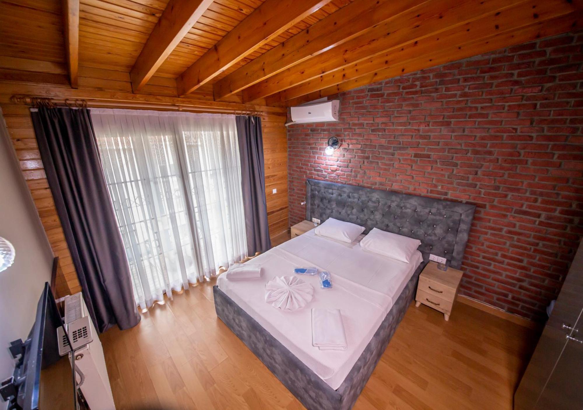 Royal Garden Suite And Hotel Istanbul Bagian luar foto
